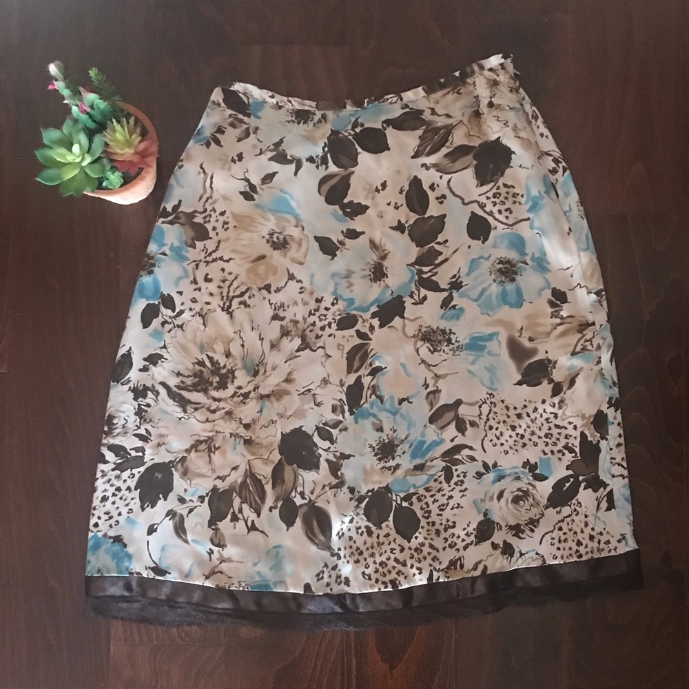 Pre-owed Neiman Marcus Exclusive - 100 Silk Size 4